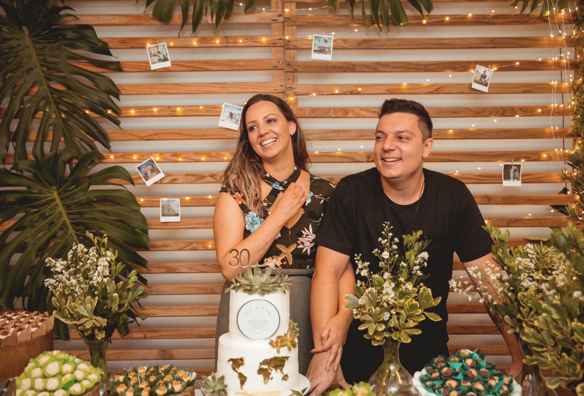 Leo e Fabi na festa de 30 anos após discurso